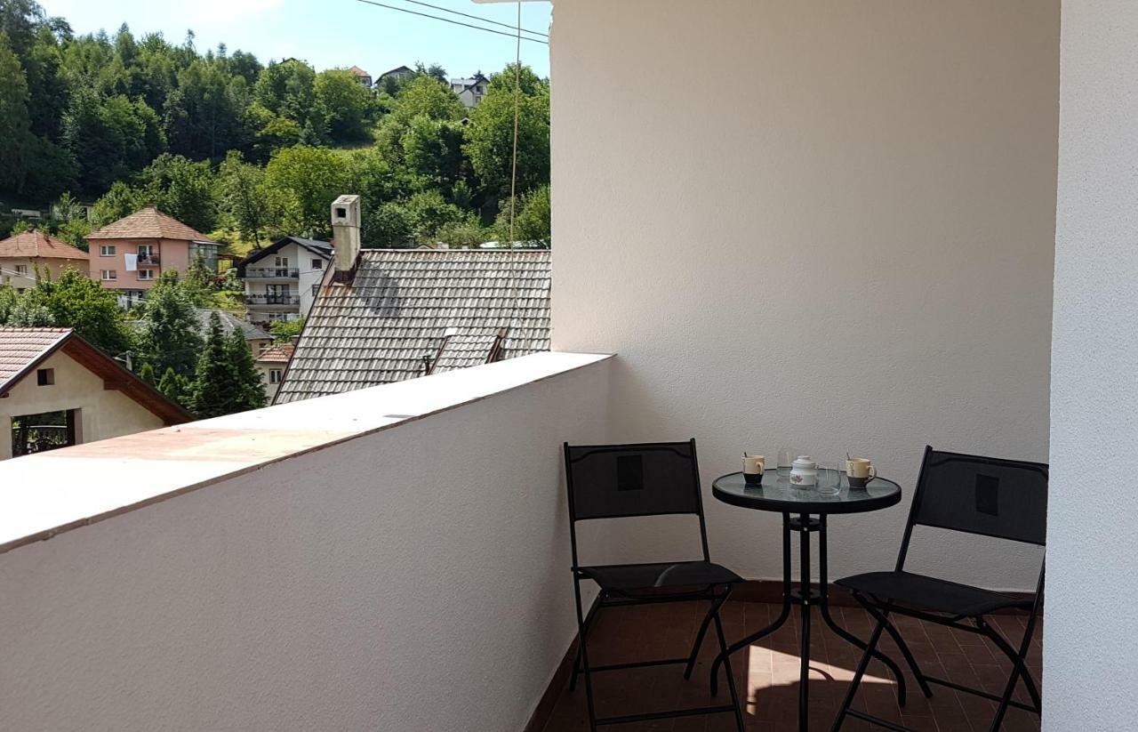 Apartment Emina トラヴニク エクステリア 写真